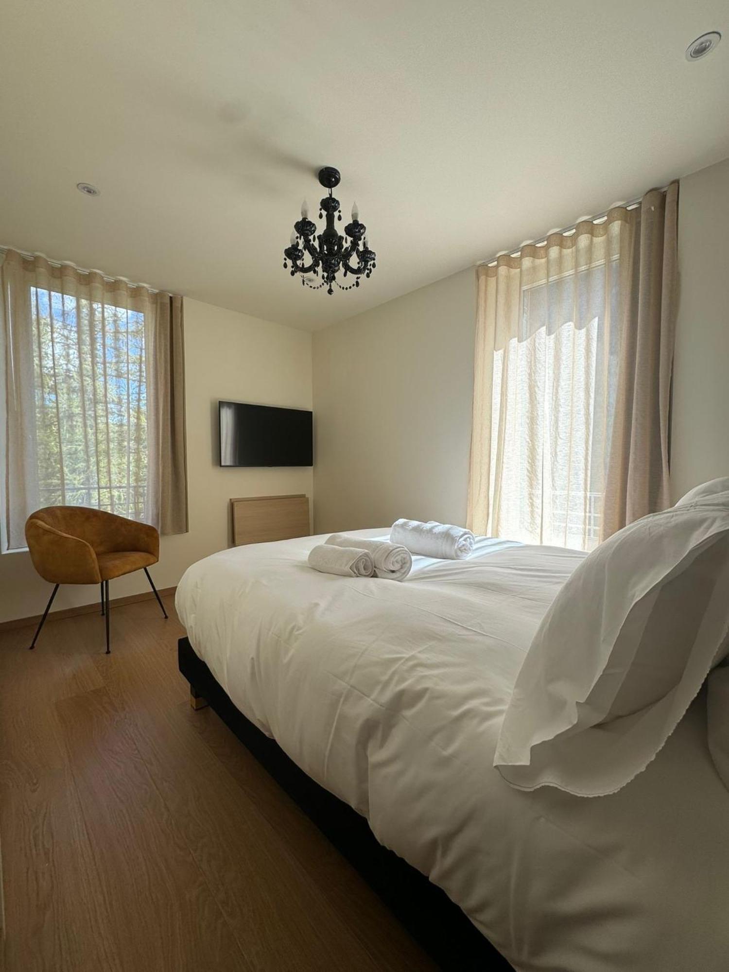 Appartements Confortables Avec Vue Montagne - Residence Villa Belle Fleur Chateau-Ville-Vieille Exterior photo