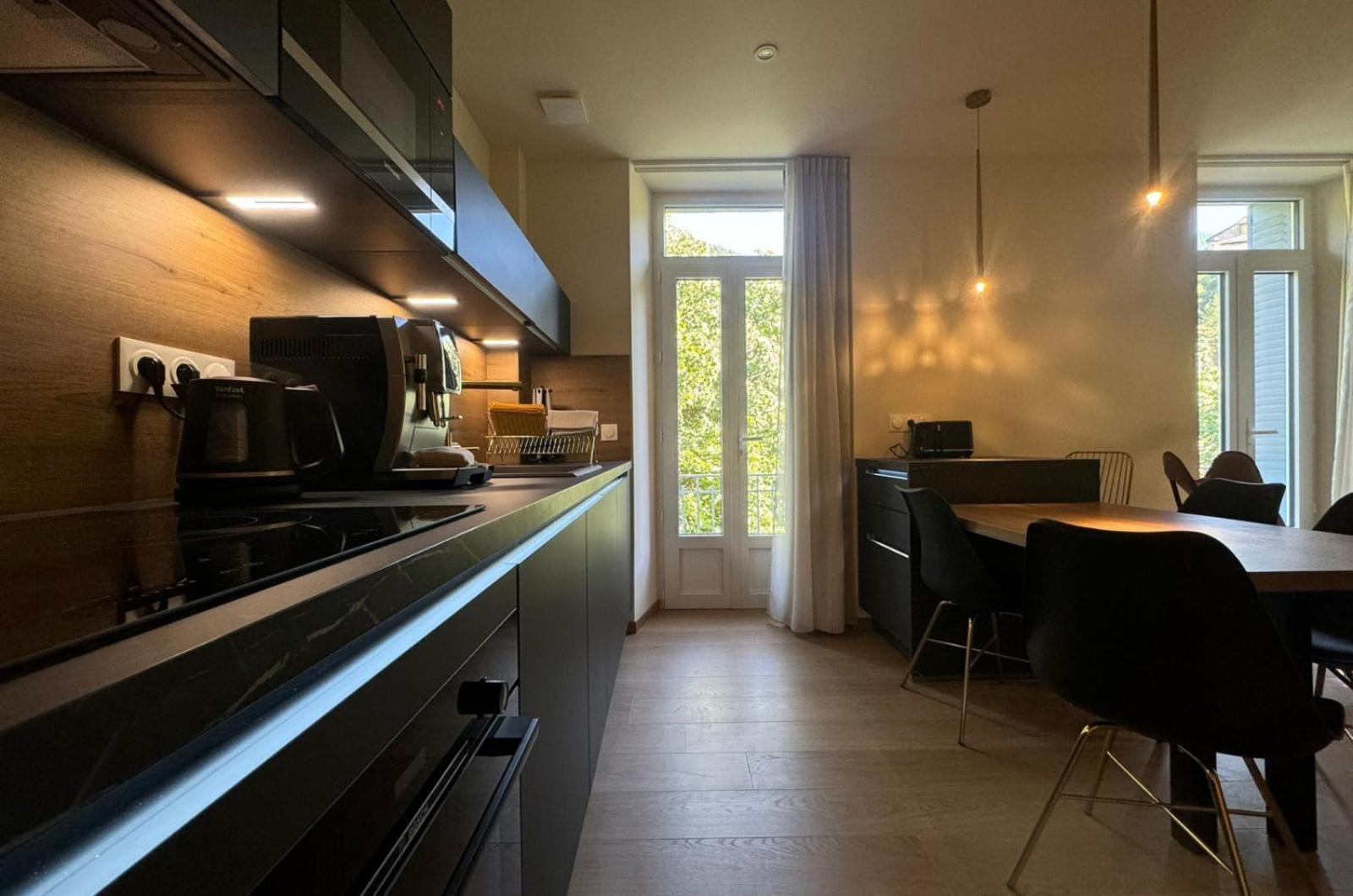 Appartements Confortables Avec Vue Montagne - Residence Villa Belle Fleur Chateau-Ville-Vieille Exterior photo